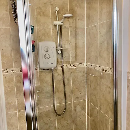 Family Flat In Kingston Upon Thames Apartment