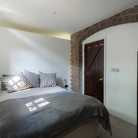 Apartment Parea Living - Spacious North House With Big Garden *