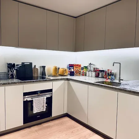 Lovely 2bedroom At O2 01 Apartment London