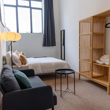 Cozy Retreat In North London Apartment