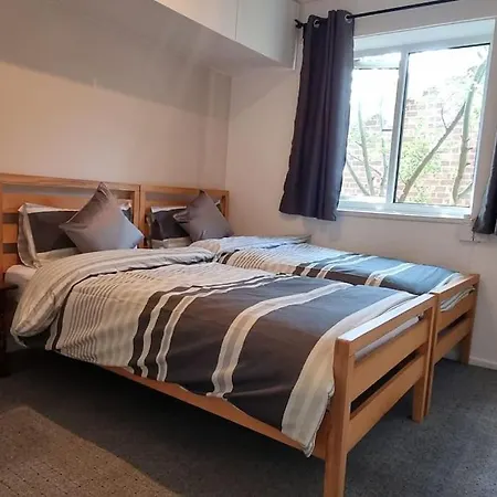 Spacious 2 Bed Enfield