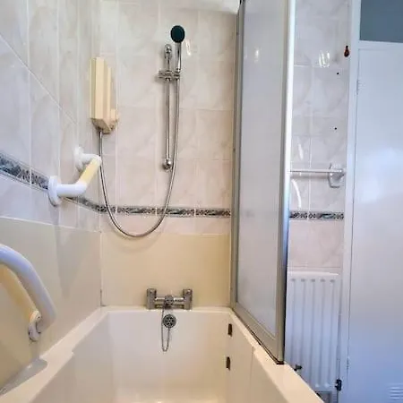 Holiday home Spacious 2 Bed Enfield