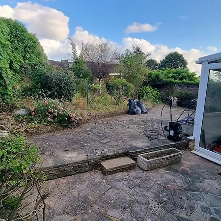 Spacious 2 Bed *