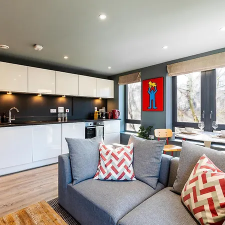 Bermondsey Bliss Views Comfort And Access! *