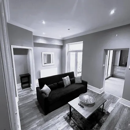 My City Spaces Chelsea Apartment