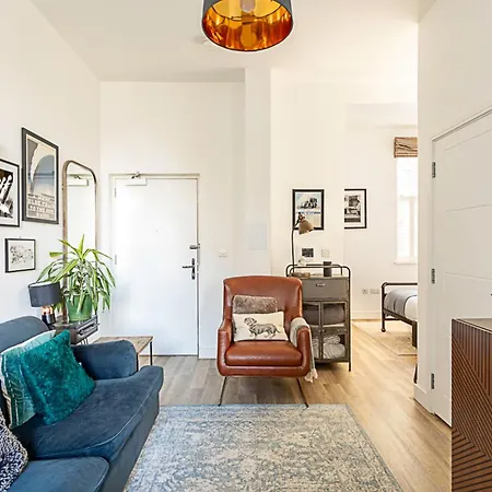 Contemporary Victorian London