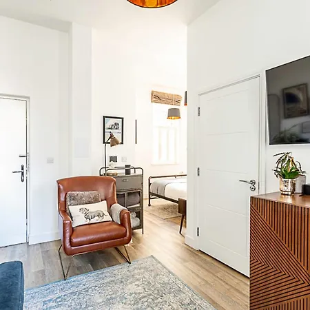 Contemporary Victorian *