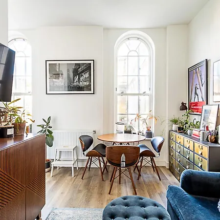 Apartment Contemporary Victorian *