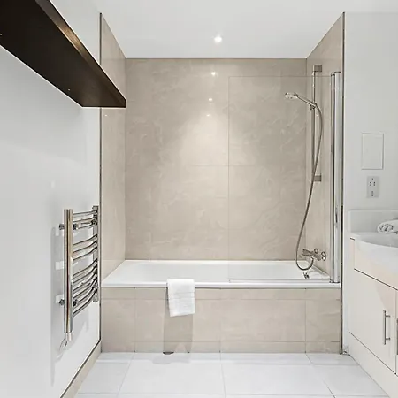 Apartment Stylish Flat In Battersea Reach *