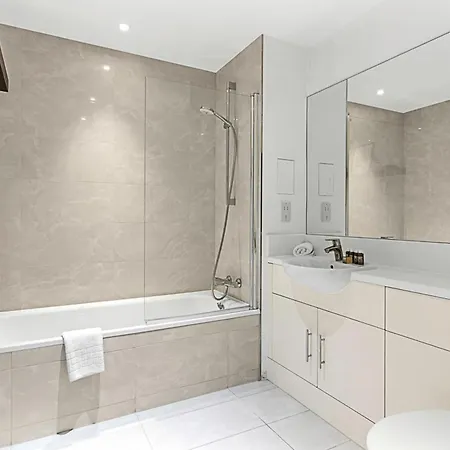 Apartment Stylish Flat In Battersea Reach *