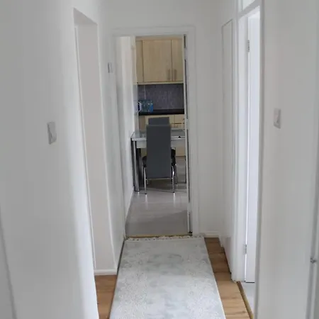 2 Bedroom Entire Flat 2 Minutes From Underground Apartment London