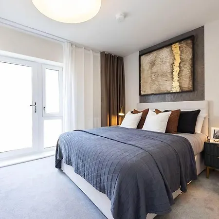 Free Parking/luxurious 3 Bd House/best Offer Apartment *