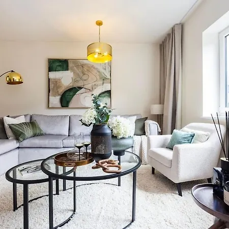 Free Parking/luxurious 3 Bd House/best Offer *