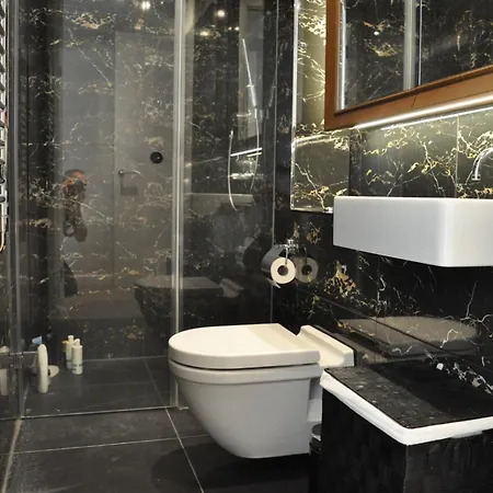 Luxurious 1 Bedroom With Gym And Roof Terrace Apartment *