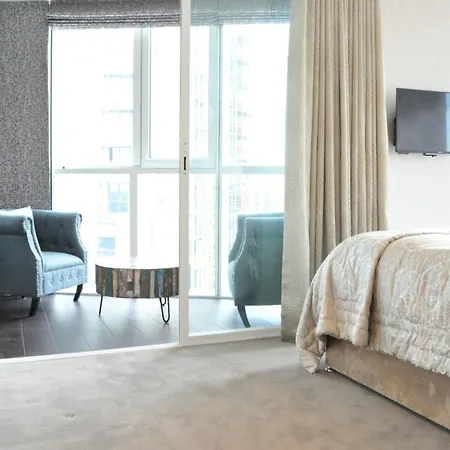 Luxurious 1 Bedroom With Gym And Roof Terrace Apartment *