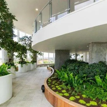 Luxurious 1 Bedroom With Gym And Roof Terrace Apartment *