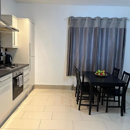 Guest house Westferry London