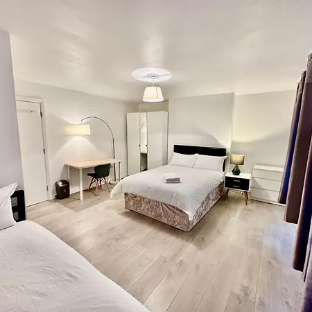 Guest house Westferry