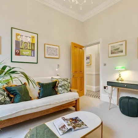Bright Camberwell Georgian Appartement