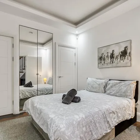 Casa vacanze 2 Bed 2 Bath Balcony View Wimbledon Tennis Londra