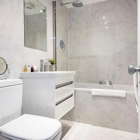 3 Sloane Gardens 2* London