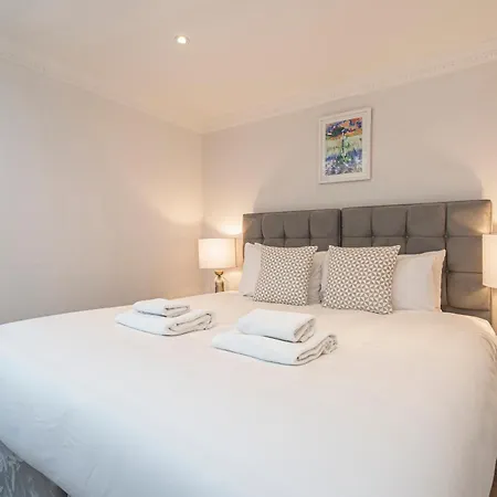 3 Sloane Gardens 2* London