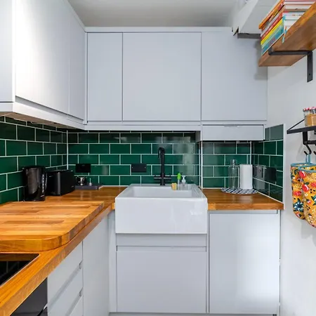 Guestready - Putney Cityscape Convenience London
