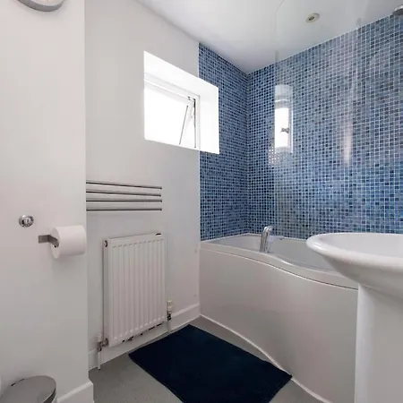 Lovely 2-bed 15 Minutes To