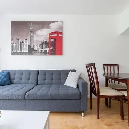 Lovely 2-bed 15 Minutes To