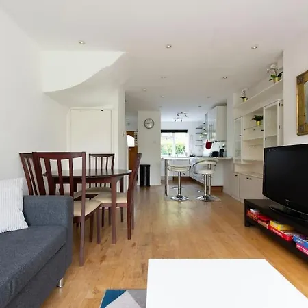 Lovely 2-bed 15 Minutes To