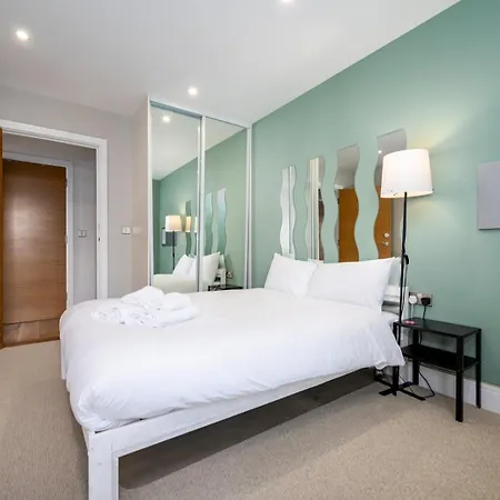Guestready - Stylish Retreat Near The Airport * London