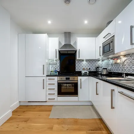 Guestready - Stylish Retreat Near The Airport Apartment *