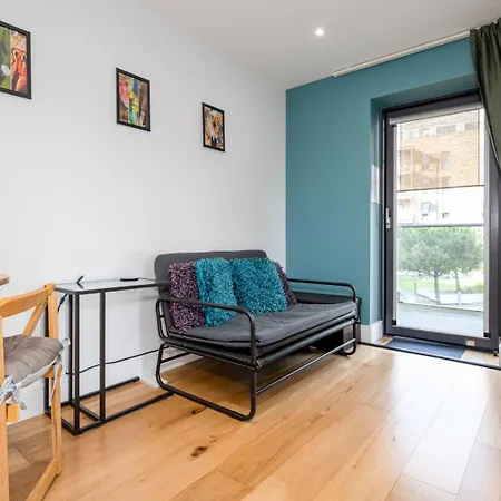 Guestready - Stylish Retreat Near The Airport Apartment
