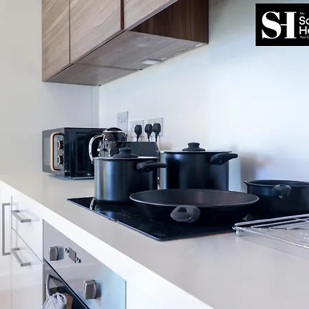 Three Bedroom At My Saga Homes Short Lets & Serviced Jefferson Plaza * London
