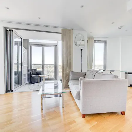 Apartment Guestready - Modern Charm Near Centre