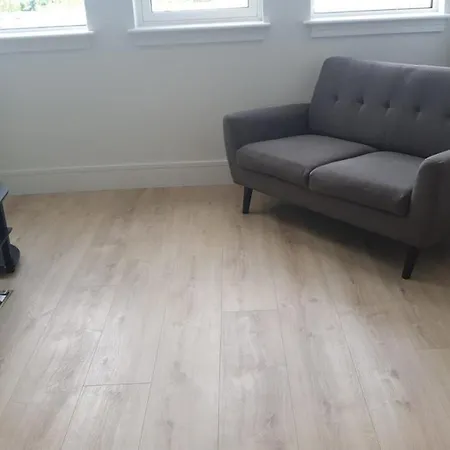 Apartment Stunning 1 Bed Studio Flat With Free Parking And Free Wifi In Capella Court Purley