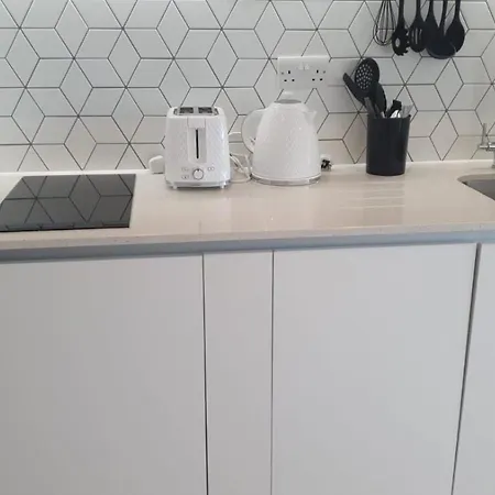 Apartment Stunning 1 Bed Studio Flat With Free Parking And Free Wifi In Capella Court