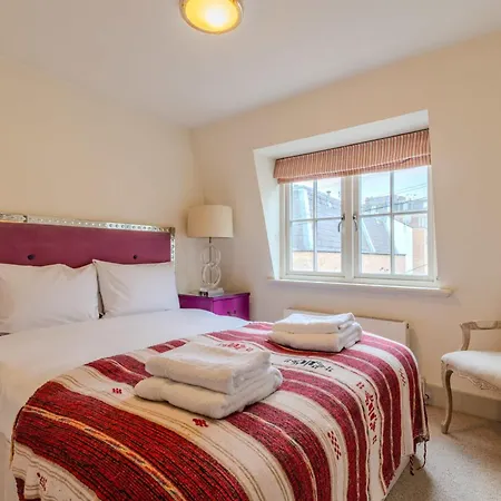 Beautiful Three Bedroom House In West *