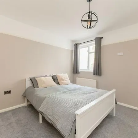 Vibrant & Stylish Mill Hill East Pad דירה *