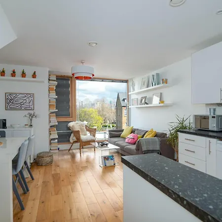 Guestready - Stylish With Skyline Views Apartment London