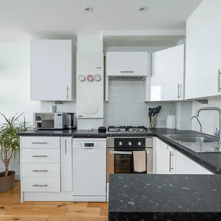 Guestready - Stylish With Skyline Views *