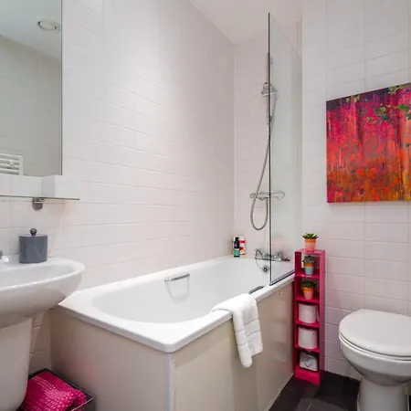 Guestready - Stylish With Skyline Views *