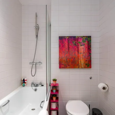 Guestready - Stylish With Skyline Views * London