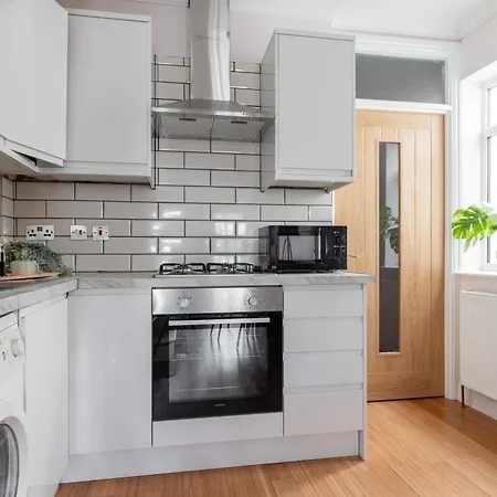 Apartment Cute, Stylish House W/ Fast Wifi