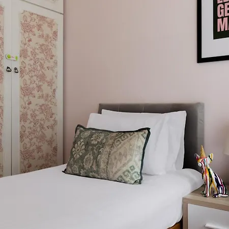 Apartment Cute, Stylish House W/ Fast Wifi