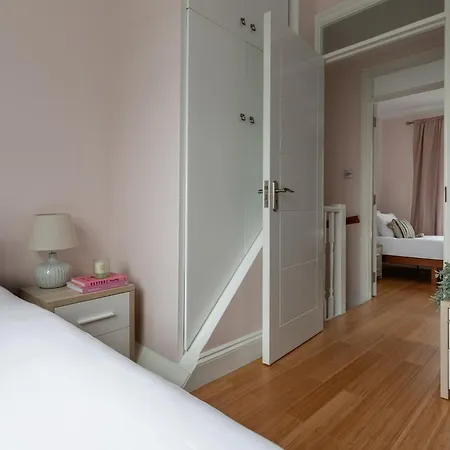 Apartment Cute, Stylish House W/ Fast Wifi *