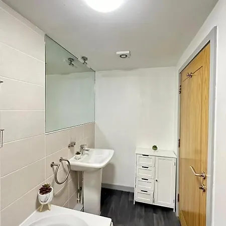 Two Bedroom In Fulham *