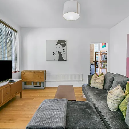Modern And Cosy Flat In Little Venice London