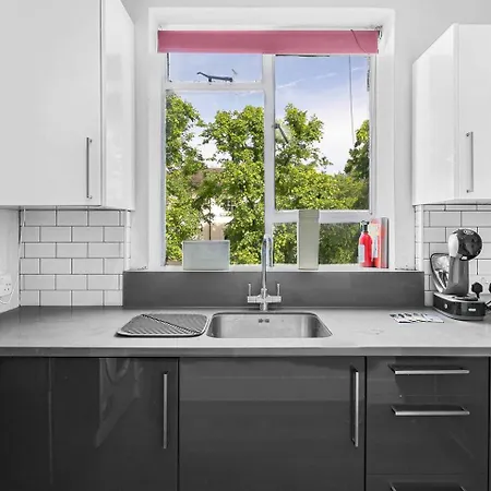 Apartment Modern And Cosy Flat In Little Venice