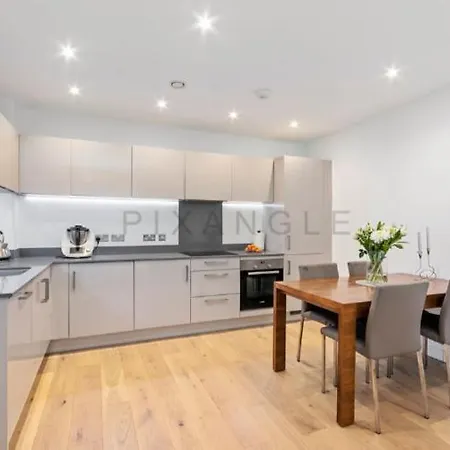 Apartment Beautiful Large 3 Bed 2 Bath Flat In Stratford London